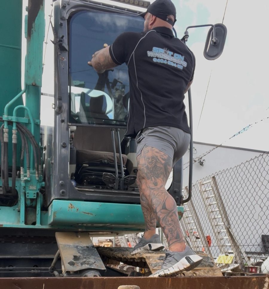 Excavator cab glass, Spot On Windscreens job