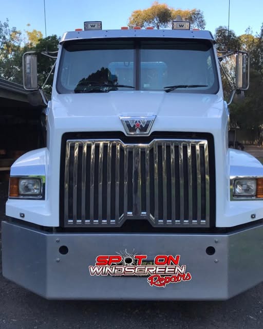 Western Star prime mover, Spot On Windscreens job